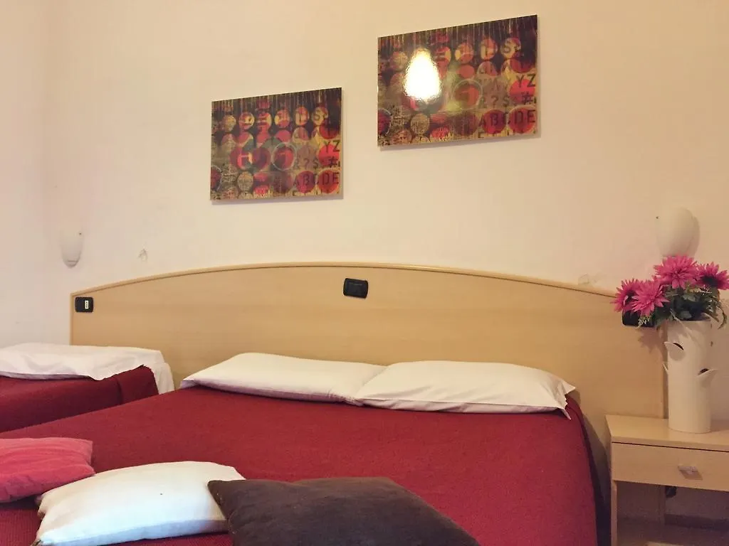 Hotel Ambra Milán 0*,